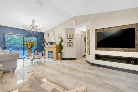 Villa ou maison à vendre à Miami, Floride: 3 chambres, 148.27 m2 № 2017818 - photo 25