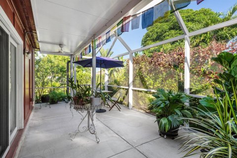 Villa ou maison à vendre à Delray Beach, Floride: 2 chambres, 158.77 m2 № 2421424 - photo 3