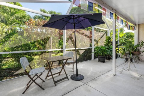 Villa ou maison à vendre à Delray Beach, Floride: 2 chambres, 158.77 m2 № 2421424 - photo 2