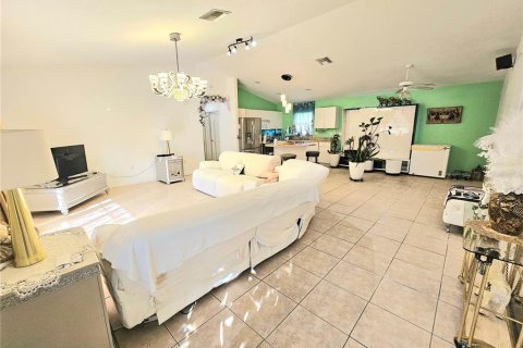 House in Lehigh Acres, Florida 3 bedrooms, 130.9 sq.m. № 1835451 - photo 30