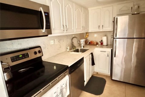 Copropriété à vendre à Aventura, Floride: 2 chambres, 100.06 m2 № 2022804 - photo 13