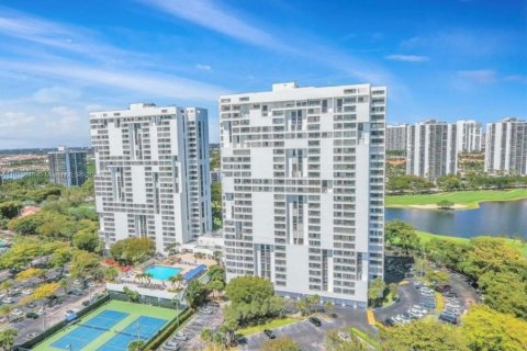 Condo à Aventura, Floride, 2 chambres  № 2022804