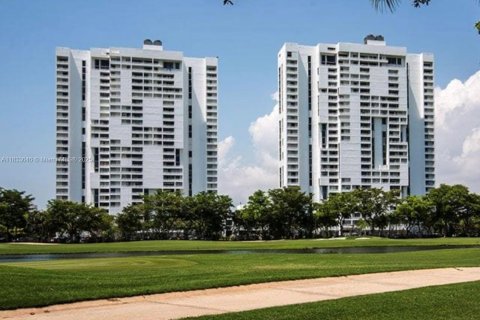 Copropriété à vendre à Aventura, Floride: 2 chambres, 100.06 m2 № 2022804 - photo 2