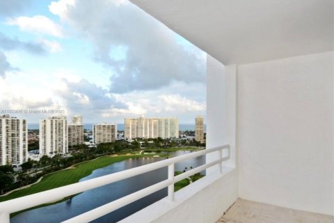 Copropriété à vendre à Aventura, Floride: 2 chambres, 100.06 m2 № 2022804 - photo 3