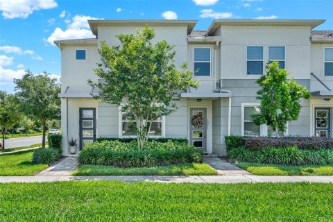 Townhouse in Winter Garden, Florida 3 bedrooms, 192.31 sq.m. № 1740585 - photo 1