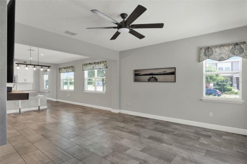 Townhouse in Winter Garden, Florida 3 bedrooms, 192.31 sq.m. № 1740585 - photo 13