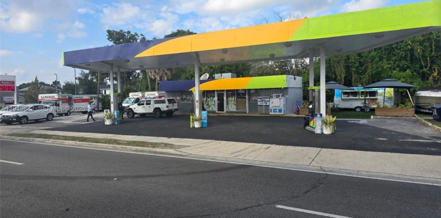 Commercial property in Orlando, Florida № 2089199