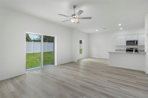 House in Astatula, Florida 4 bedrooms, 191.29 sq.m. № 1603088 - photo 5