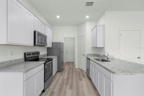 House in Astatula, Florida 4 bedrooms, 191.29 sq.m. № 1603088 - photo 7