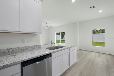 House in Astatula, Florida 4 bedrooms, 191.29 sq.m. № 1603088 - photo 9