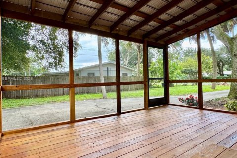 Casa en venta en Cocoa, Florida, 2 dormitorios, 95.13 m2 № 1996389 - foto 5