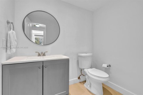 Condominio en venta en Bay Harbor Islands, Florida, 1 dormitorio, 111.48 m2 № 2063891 - foto 10