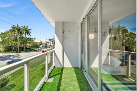 Condominio en venta en Bay Harbor Islands, Florida, 1 dormitorio, 111.48 m2 № 2063891 - foto 24