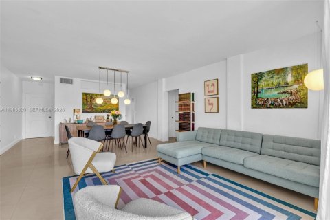 Condominio en venta en Bay Harbor Islands, Florida, 1 dormitorio, 111.48 m2 № 2063891 - foto 20