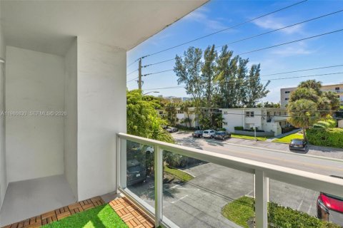 Condominio en venta en Bay Harbor Islands, Florida, 1 dormitorio, 111.48 m2 № 2063891 - foto 25