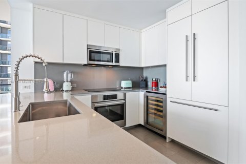 Condominio en venta en Miami, Florida, 2 dormitorios, 117.99 m2 № 1970340 - foto 8