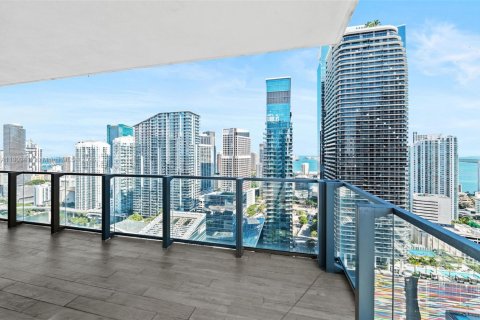 Condominio en venta en Miami, Florida, 2 dormitorios, 117.99 m2 № 1970340 - foto 27