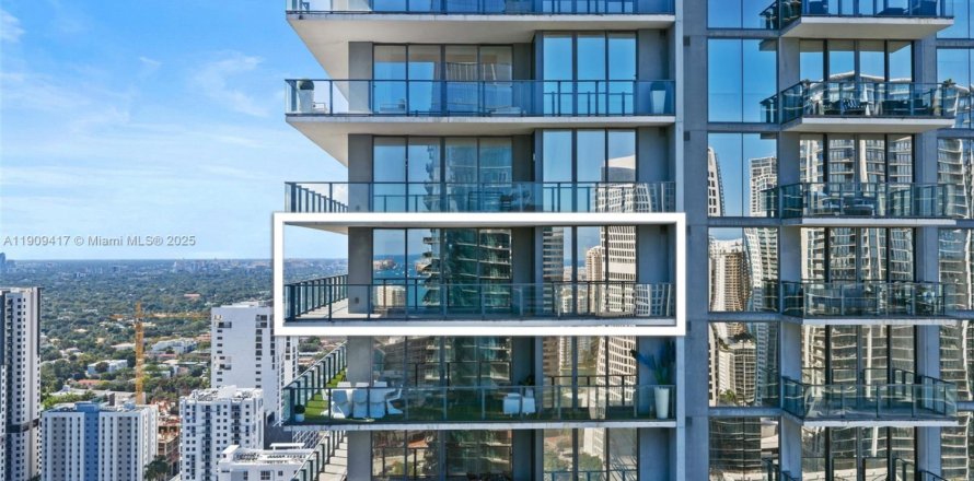 Condominio en Miami, Florida, 2 dormitorios  № 1970340