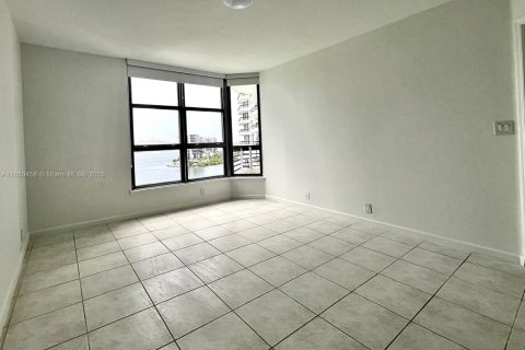Купить кондоминиум в Авентура, Флорида 2 спальни, 109.72м2, № 1332779 - фото 7