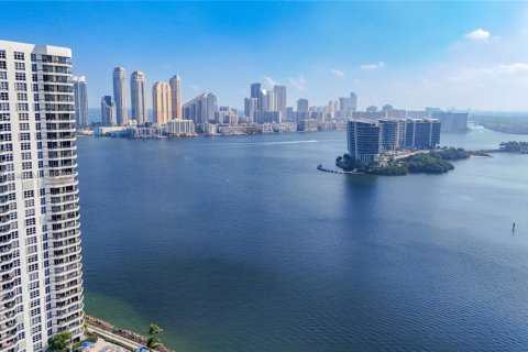Купить кондоминиум в Авентура, Флорида 2 спальни, 109.72м2, № 1332779 - фото 2