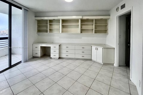 Купить кондоминиум в Авентура, Флорида 2 спальни, 109.72м2, № 1332779 - фото 11