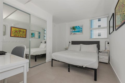 Condo in Miami Beach, Florida, 1 bedroom № 2087606 - photo 19