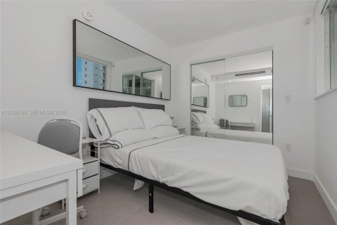 Condo in Miami Beach, Florida, 1 bedroom № 2087606 - photo 15