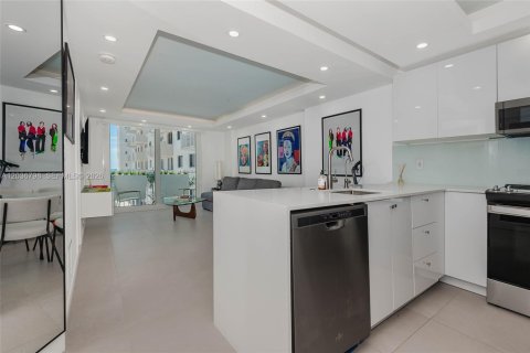 Condo in Miami Beach, Florida, 1 bedroom  № 2087606