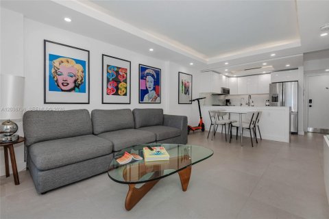 Condo in Miami Beach, Florida, 1 bedroom № 2087606 - photo 8