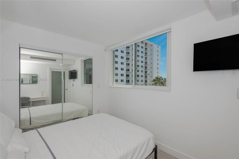 Condo in Miami Beach, Florida, 1 bedroom № 2087606 - photo 16