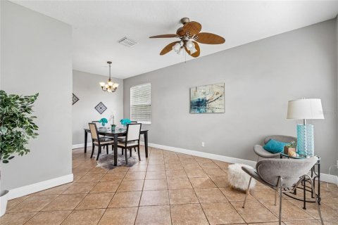 Villa ou maison à vendre à Wesley Chapel, Floride: 4 chambres, 169.55 m2 № 2140475 - photo 12