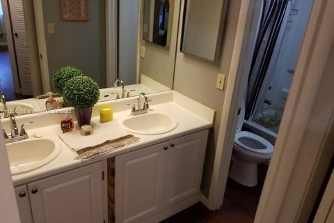 Condo in Tampa, Florida, 1 bedroom  № 1863677 - photo 10