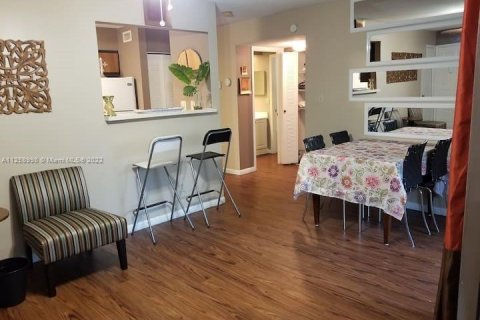 Condo in Tampa, Florida, 1 bedroom  № 1863677 - photo 6