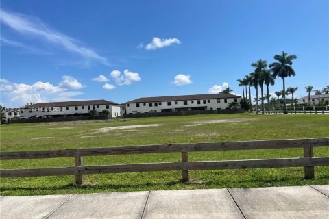 Adosado en venta en Miami, Florida, 3 dormitorios, 157.47 m2 № 2011278 - foto 22