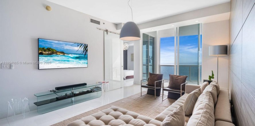 Condo in Sunny Isles Beach, Florida, 3 bedrooms № 1891153