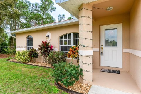 Villa ou maison à vendre à Lehigh Acres, Floride: 3 chambres, 132.2 m2 № 1957651 - photo 10
