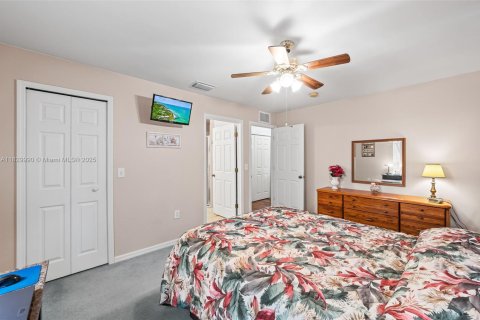 Villa ou maison à vendre à Lehigh Acres, Floride: 3 chambres, 132.2 m2 № 1957651 - photo 28