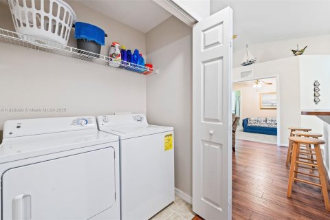 Villa ou maison à vendre à Lehigh Acres, Floride: 3 chambres, 132.2 m2 № 1957651 - photo 16