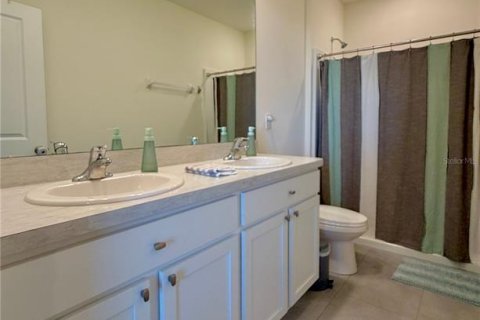 Townhouse in Wesley Chapel, Florida 3 bedrooms, 155.43 sq.m. № 2420365 - photo 16