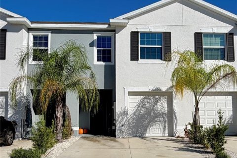 Townhouse in Wesley Chapel, Florida 3 bedrooms, 155.43 sq.m. № 2420365 - photo 2