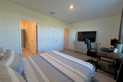 Townhouse in Wesley Chapel, Florida 3 bedrooms, 155.43 sq.m. № 2420365 - photo 15