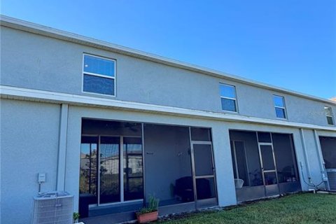 Townhouse in Wesley Chapel, Florida 3 bedrooms, 155.43 sq.m. № 2420365 - photo 26