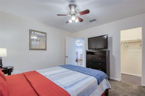 House in Gulfport, Florida 2 bedrooms, 102.38 sq.m. № 2379719 - photo 13