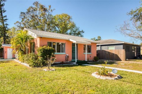 House in Gulfport, Florida 2 bedrooms, 102.38 sq.m. № 2379719 - photo 18