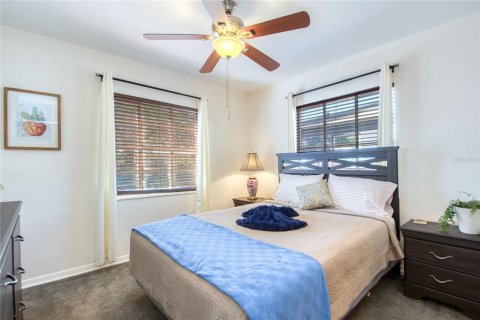 House in Gulfport, Florida 2 bedrooms, 102.38 sq.m. № 2379719 - photo 9