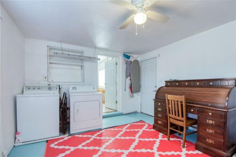 House in Gulfport, Florida 2 bedrooms, 102.38 sq.m. № 2379719 - photo 15