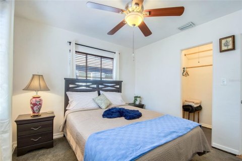 House in Gulfport, Florida 2 bedrooms, 102.38 sq.m. № 2379719 - photo 10