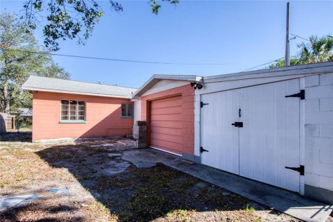 House in Gulfport, Florida 2 bedrooms, 102.38 sq.m. № 2379719 - photo 19