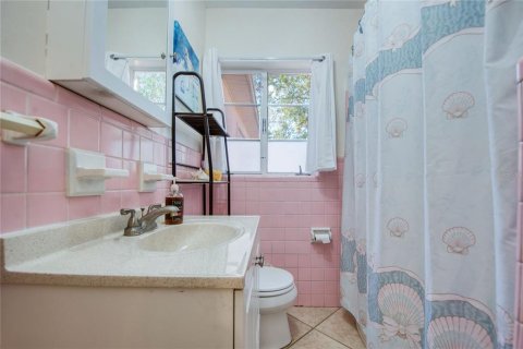 House in Gulfport, Florida 2 bedrooms, 102.38 sq.m. № 2379719 - photo 6