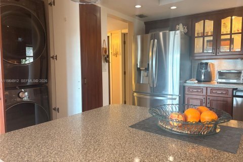 Apartment in Miami, Florida 1 bedroom, 146.6 sq.m. № 2026329 - photo 9